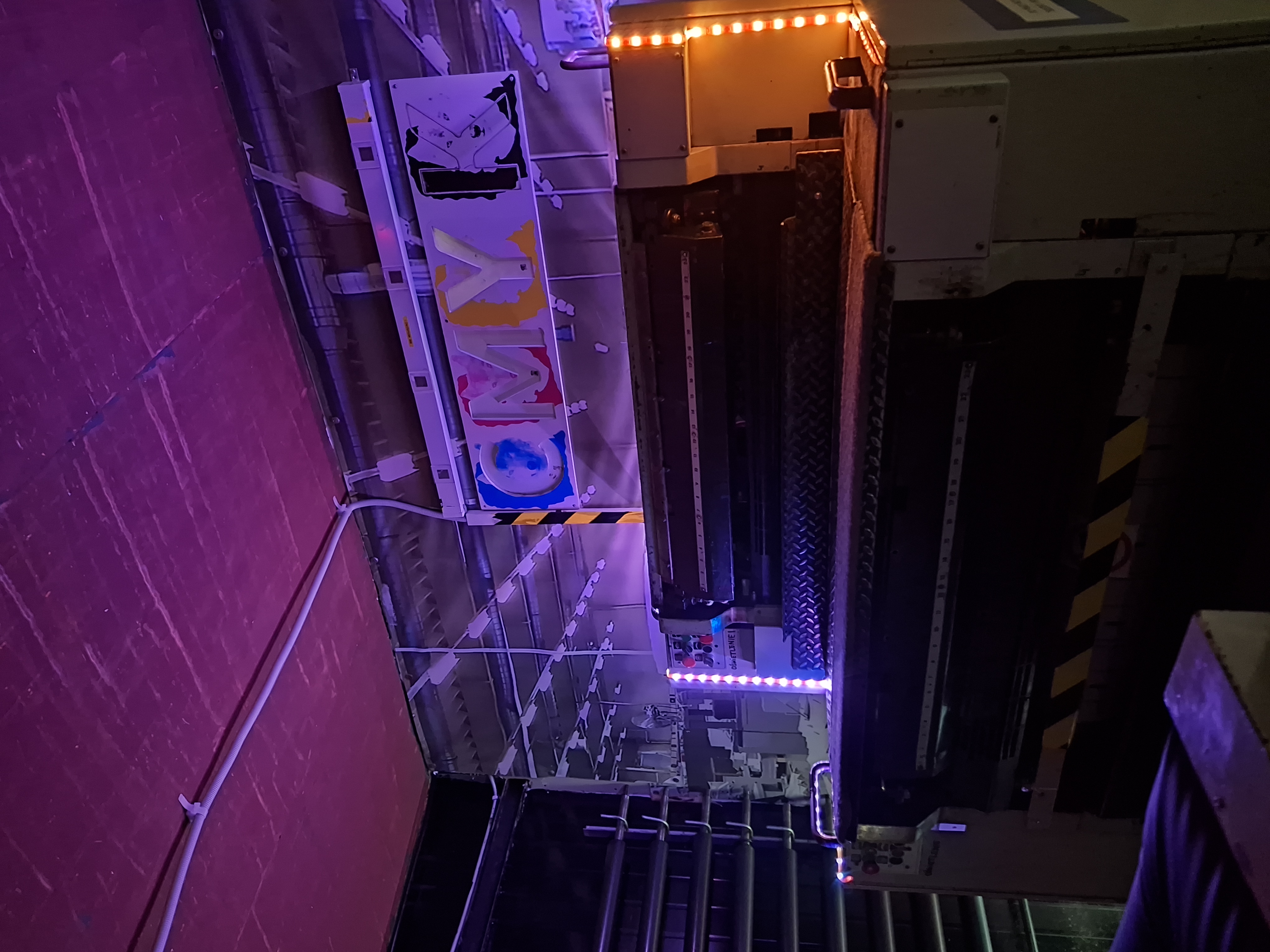 Zdjęcie przedstawiające fragment wnętrza pokoju Ostatnie Rozdanie · Jaskinia Hazardu